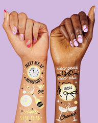 xo Fetti foil accents create high-impact glow in photos.