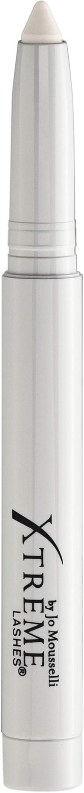 Xtreme Lashes GlideShadow primer close-up demonstrates a smooth base for vibrant color