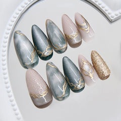 YEFIUO gilded nail art detail adds glamorous flair