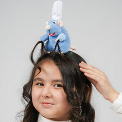 YUESE adults and kids wearing the rat headband for fun photos.