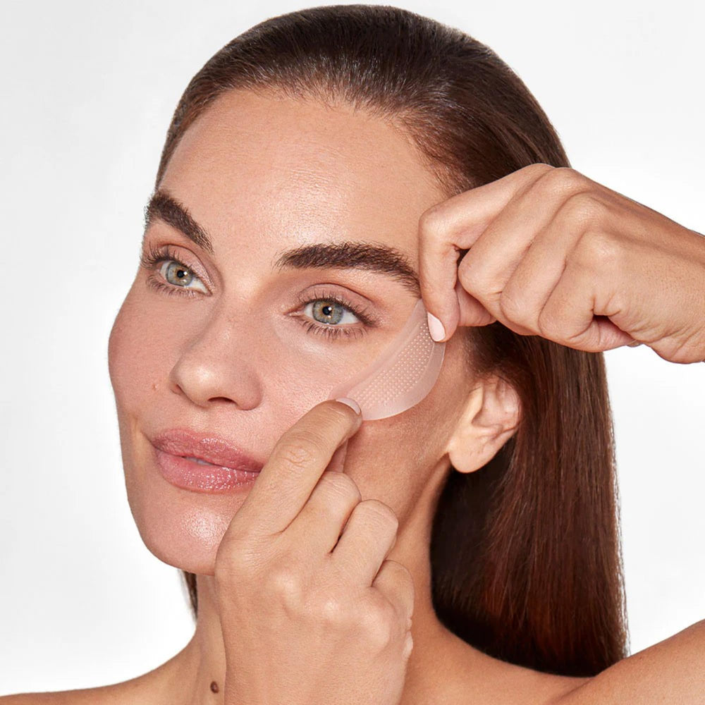 Y Theorem Bio-Cellulose Mask emphasizes luxurious skin refinement.
