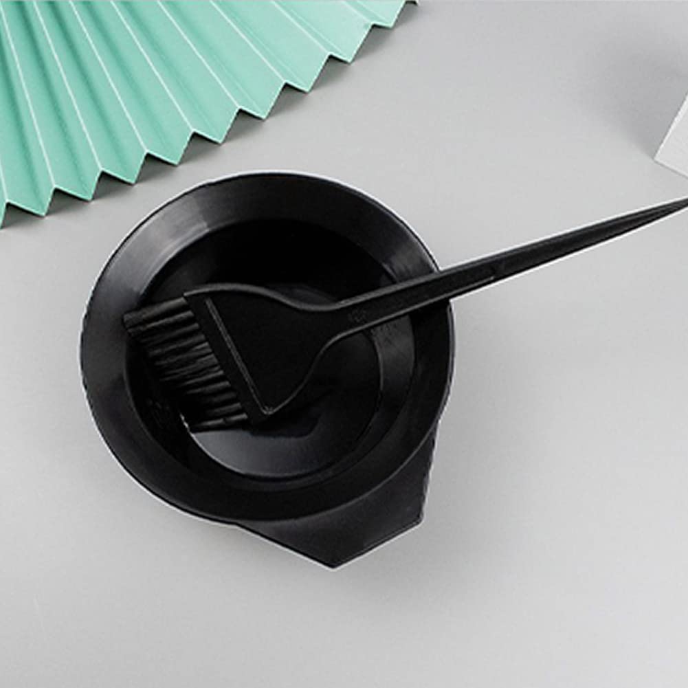 1st Choice Magic Collection ergonomic handle enhances comfort during long color sessions.