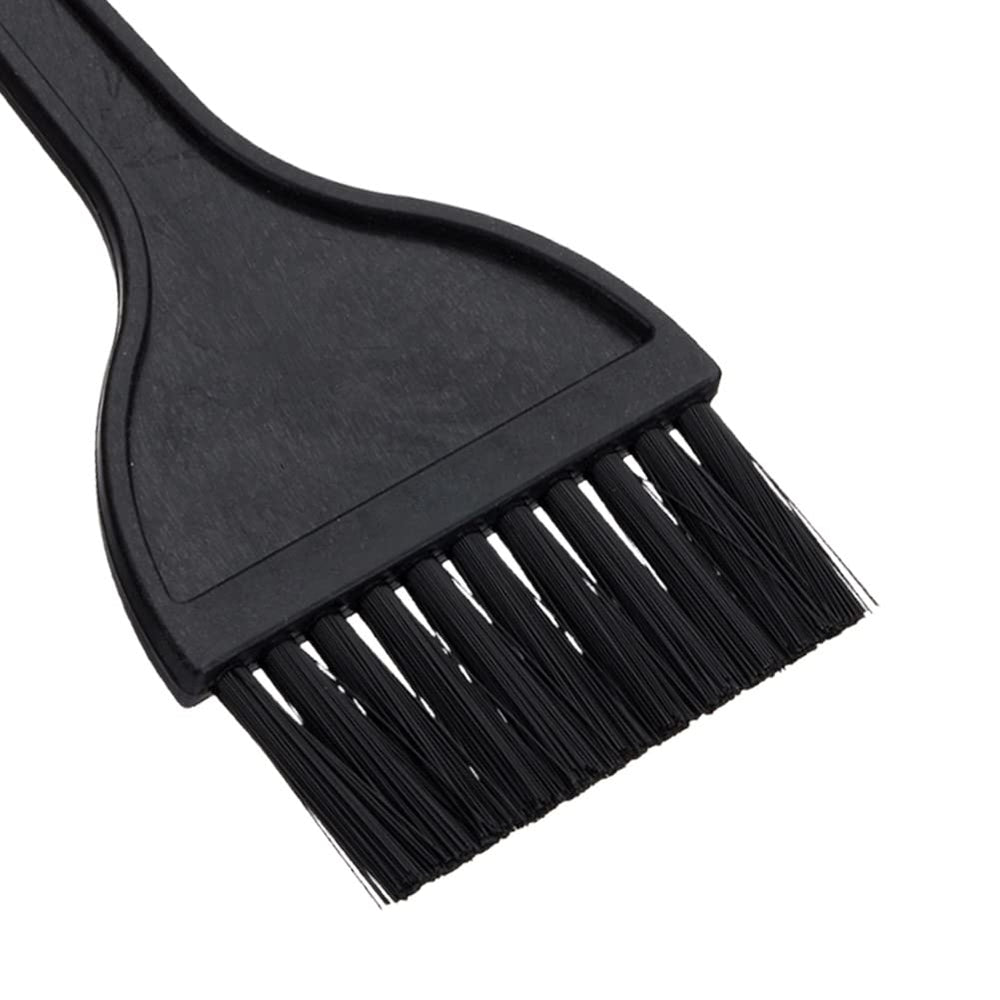 1st Choice Magic Collection hook-on brush detail helps prevent drips during mixing.
