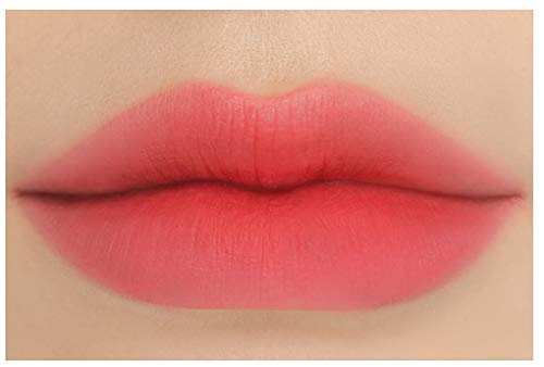 3CE Blur Water Tint bottle close-up showing a hydrating, soft finish.