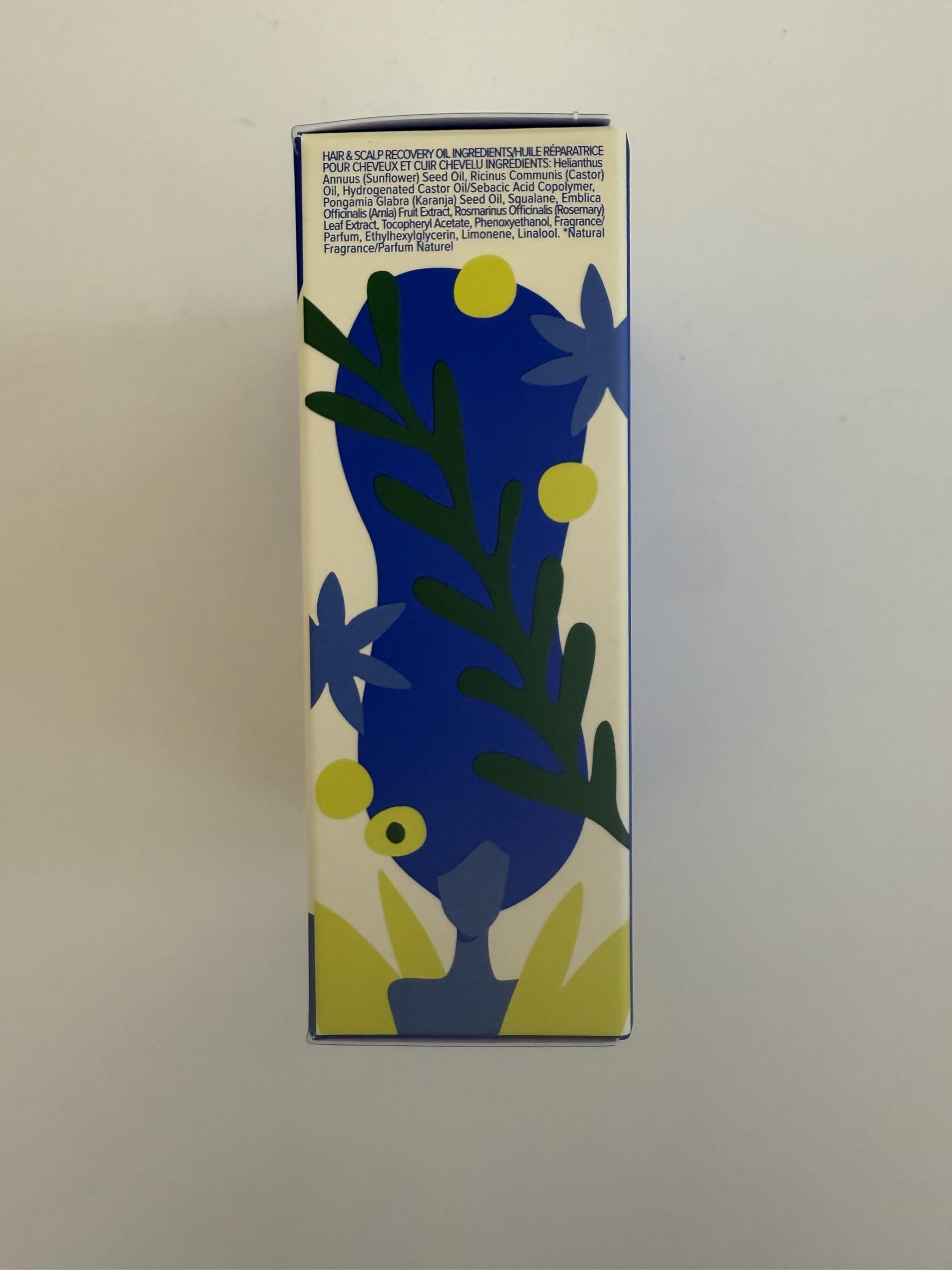 AAVRANI gift set packaging displayed for travel-friendly hair care.