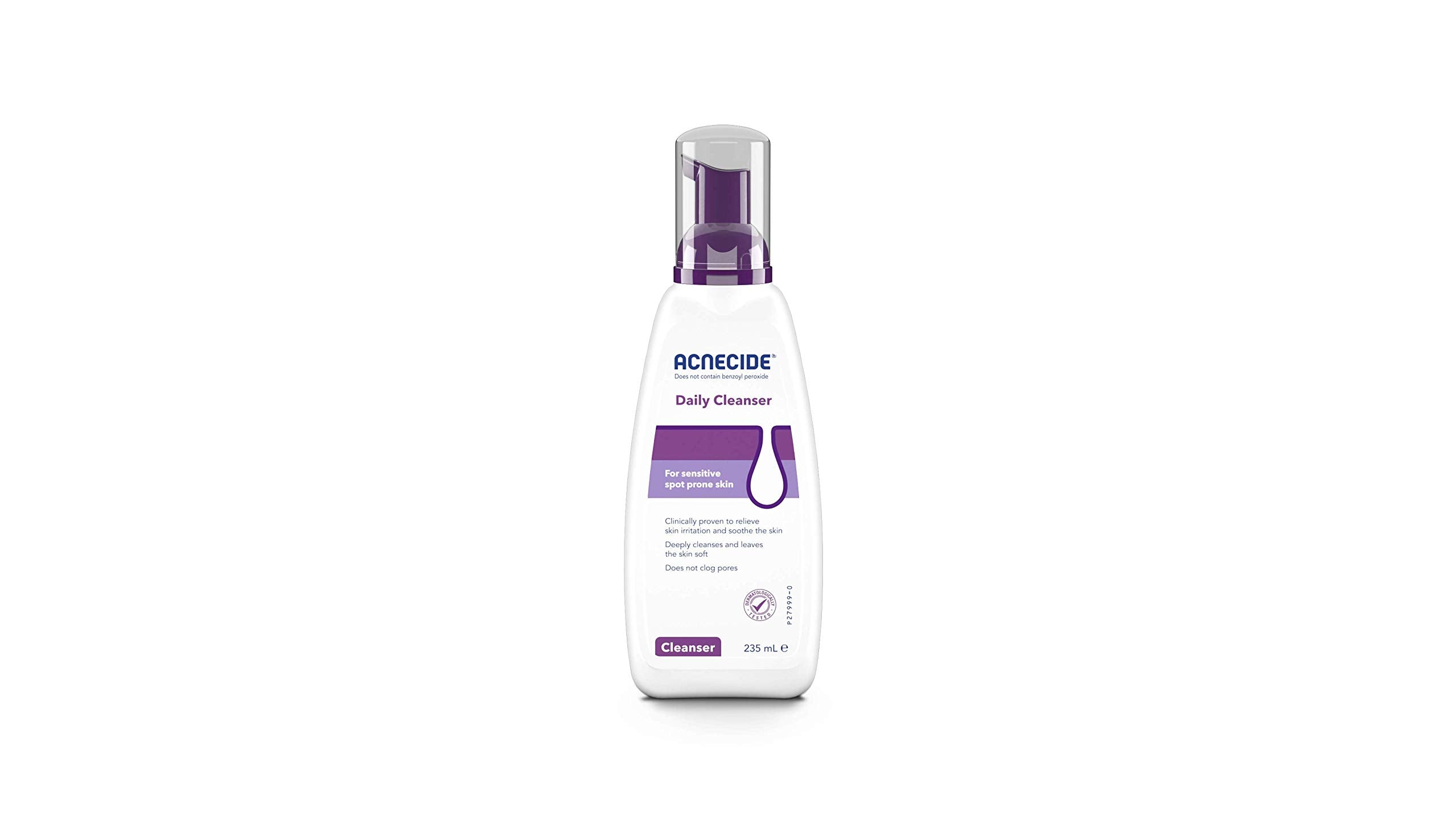 Acnecide Daily Cleanser foaming close-up showing creamy lather for daily cleansing.