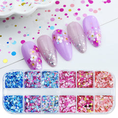AddFavor flower glitter adds playful flair to manicures.