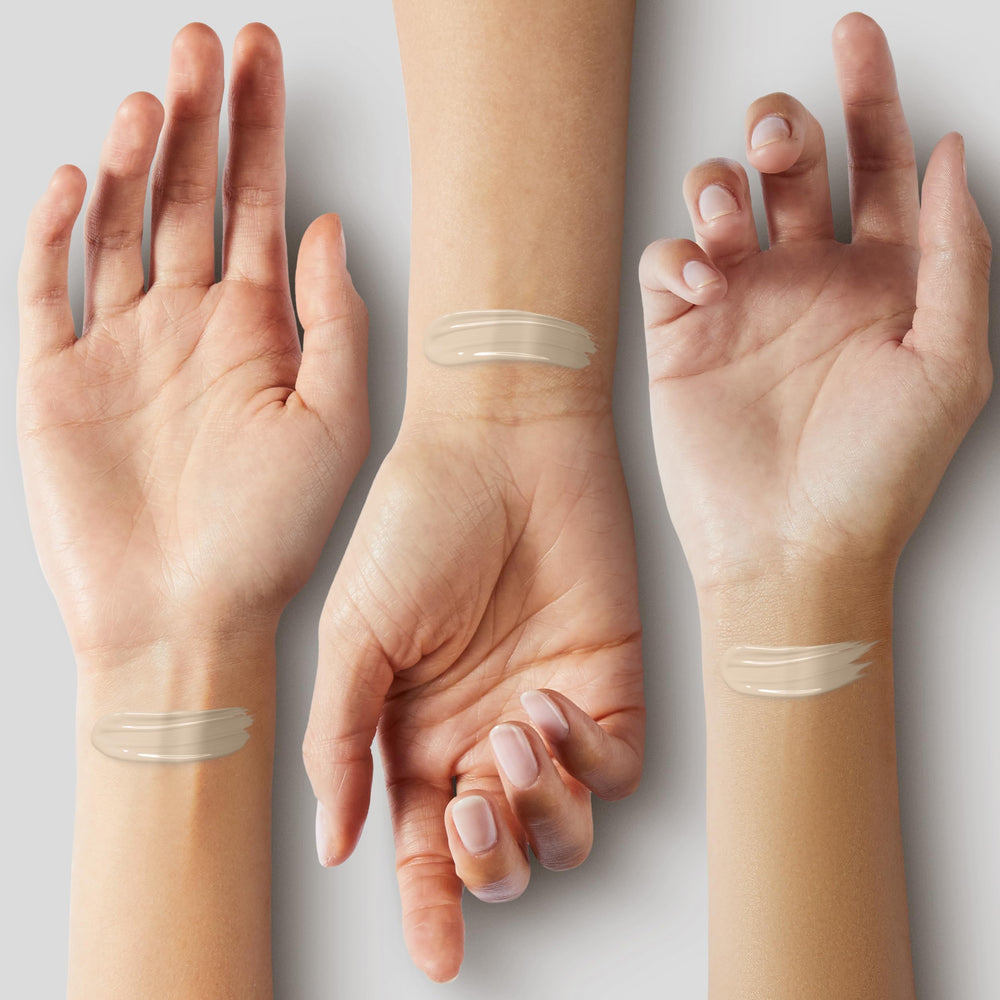 AEKYUNGLUNA LUNA skin-friendly formula with vitamin E for all-day wear.
