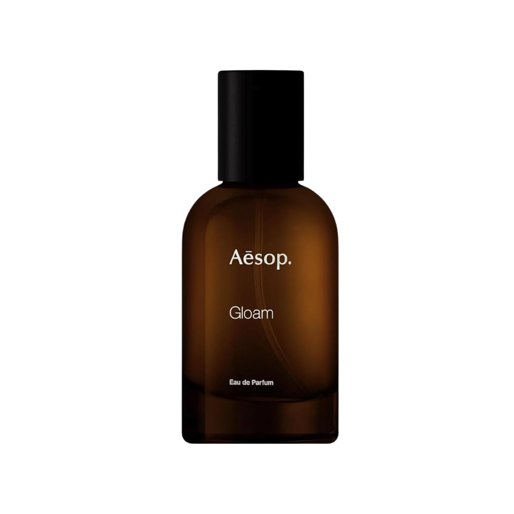 Aesop Gloam opening note with pink pepper adds a spicy, vivid spark for evening wear.