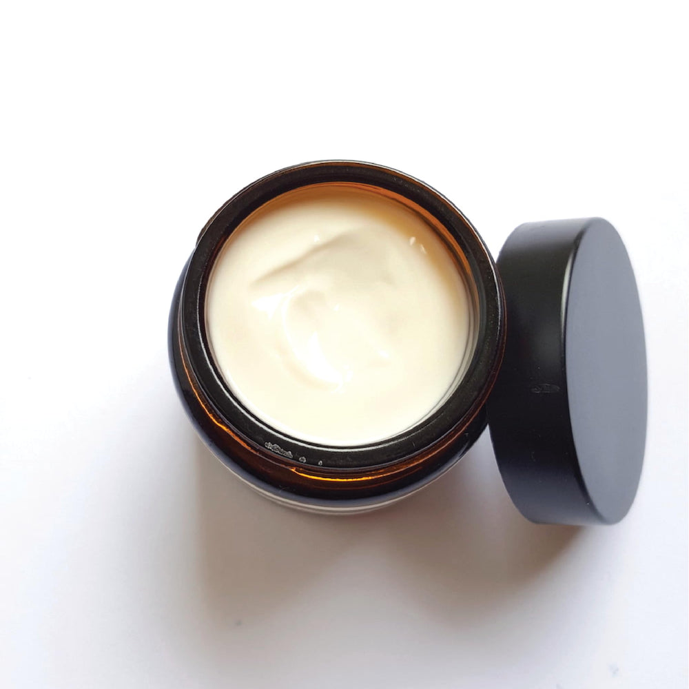 Aesop Parsley Seed Cream contains White Tea for antioxidant support.