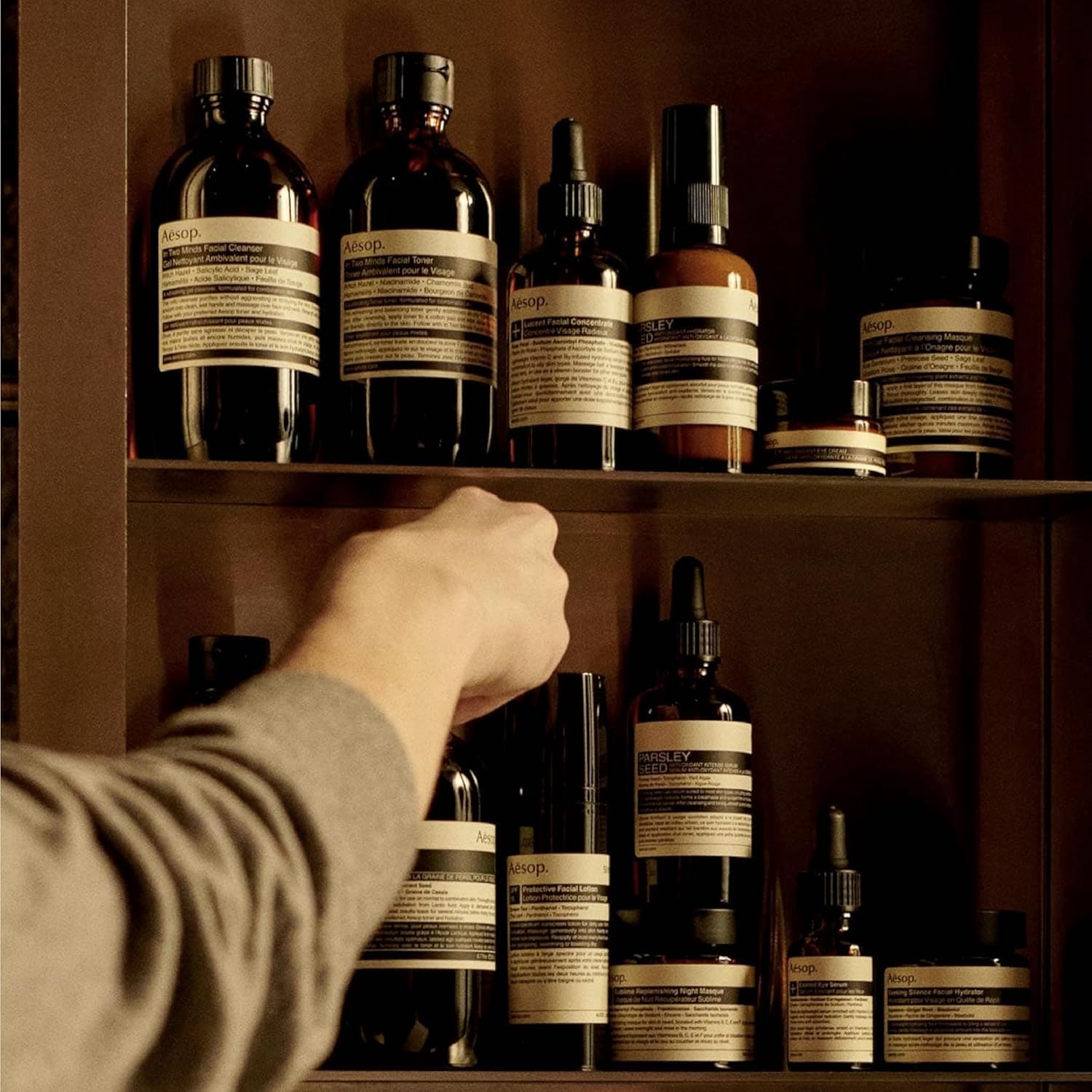 Aesop ingredients pack photo conveys Cardamom and Black Pepper botanicals.