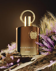 Cap detail highlights premium craftsmanship on the Afnan bottle.