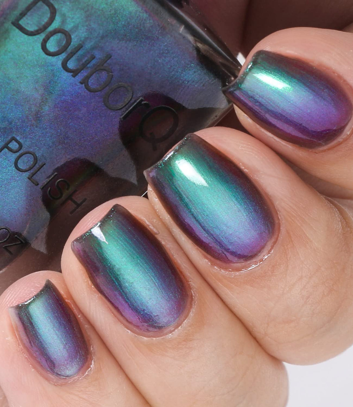 AILALUO Chrome nail polish bottle close-up with glossy shine.