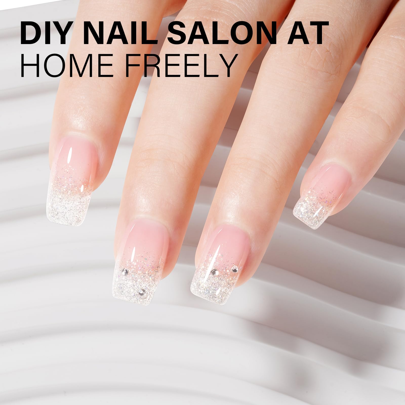 AILLSA Finished manicure with high-gloss top coat glow