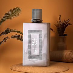 Al Wataniah Kayaan Classic packaging on a neutral backdrop suggests gift-worthy presentation