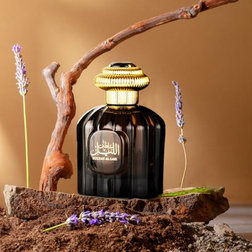 Al Wataniah Sultan Al Lail bottle pour shows easy application and long-lasting aroma.