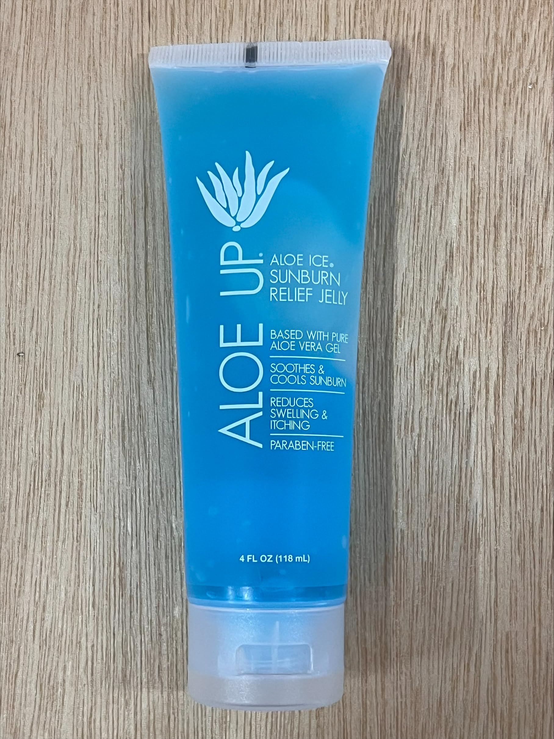 ALOE UP fast-absorbing non-sticky gel application demonstrating quick hydration on skin
