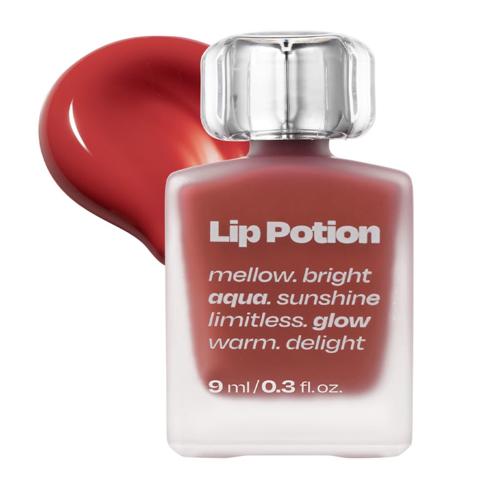 Alternativestereo Lip Potion Aqua Glow No.2 Fig Candy bottle close-up, hydrating gloss.