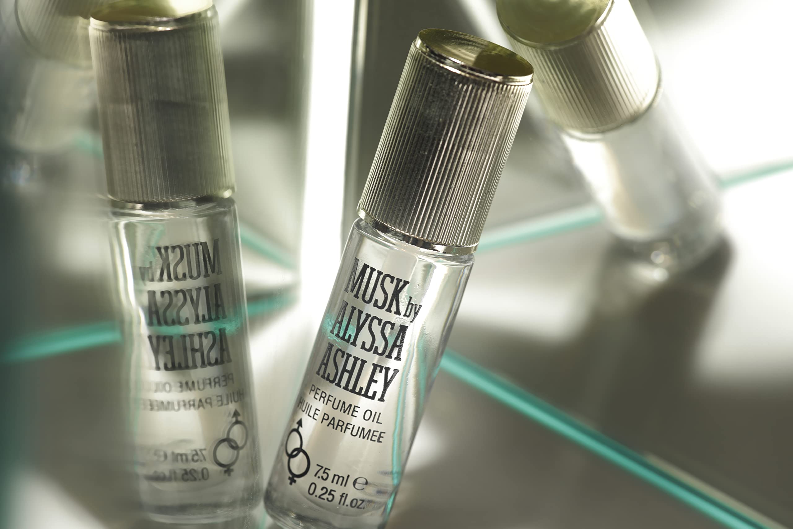 Alyssa Ashley Musk perfume oil gift box, shareable fragrance sample for special occasions.