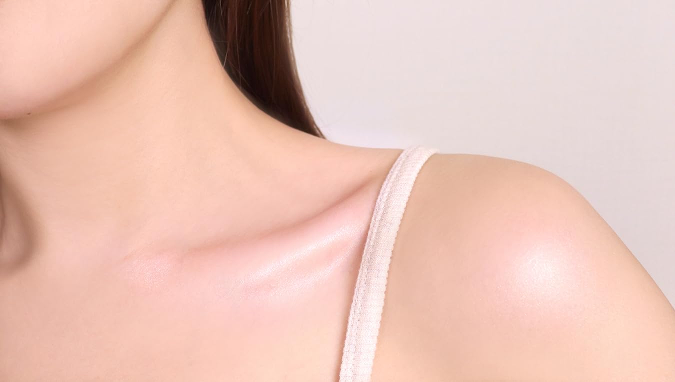 Amuse Seoul Subtle pink shimmer for a luminous nose bridge.