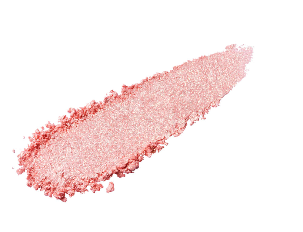 Amuse Seoul Highlighter provides transparent shine to enhance facial features.