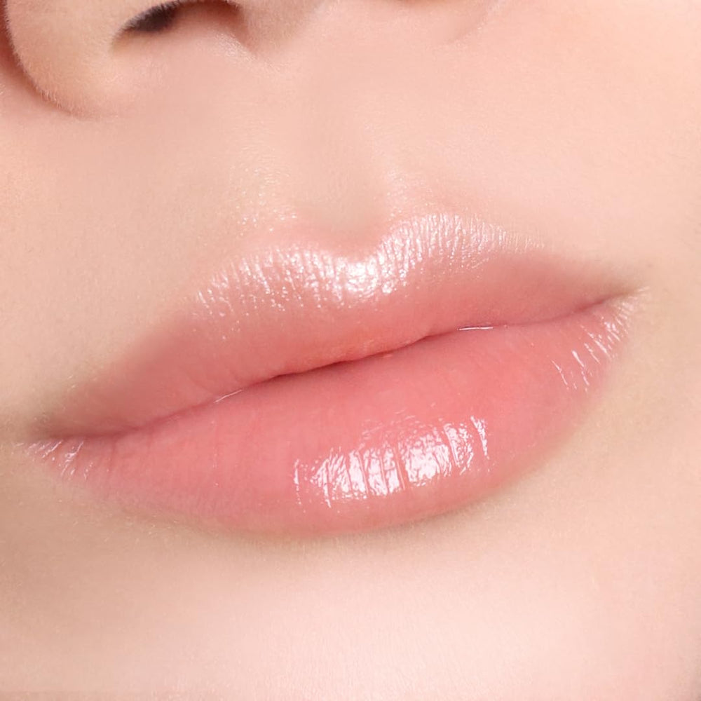 Amuse Seoul Glass-skin glow enhances overall complexion.