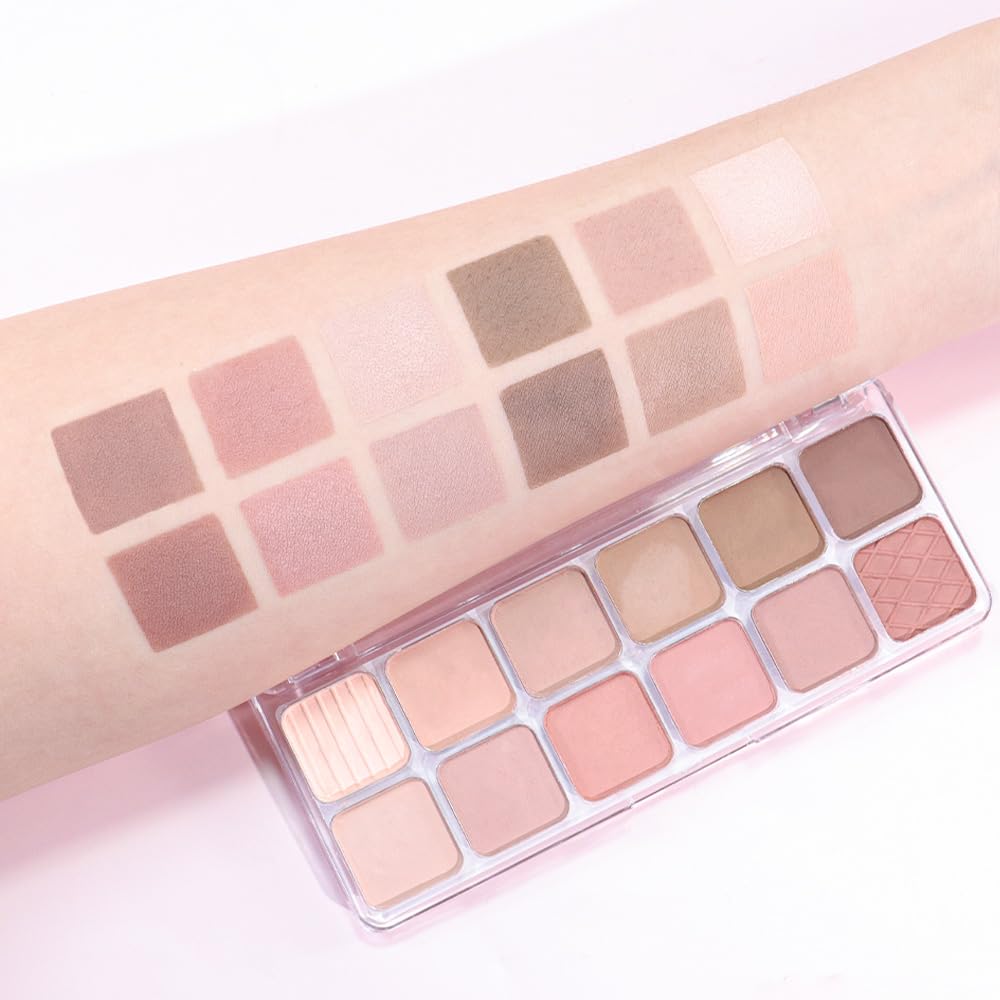 AMY'S DIARY applying shadow with brush for smooth blending