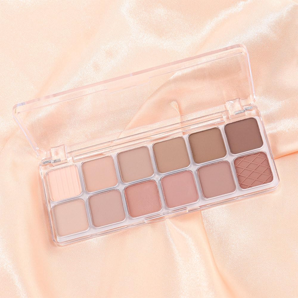 AMY'S DIARY travel-compact palette ideal for on-the-go touch-ups