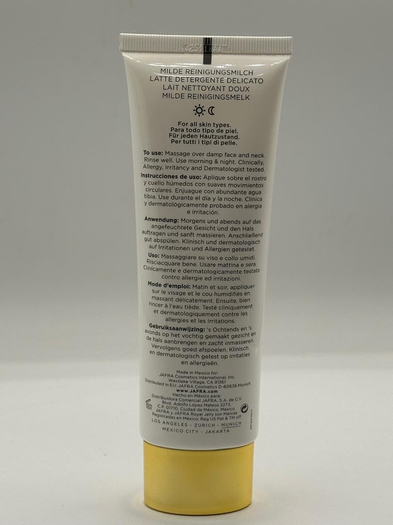AngelicMisto Jafra Royal Revitalize cream texture shown for smooth application.