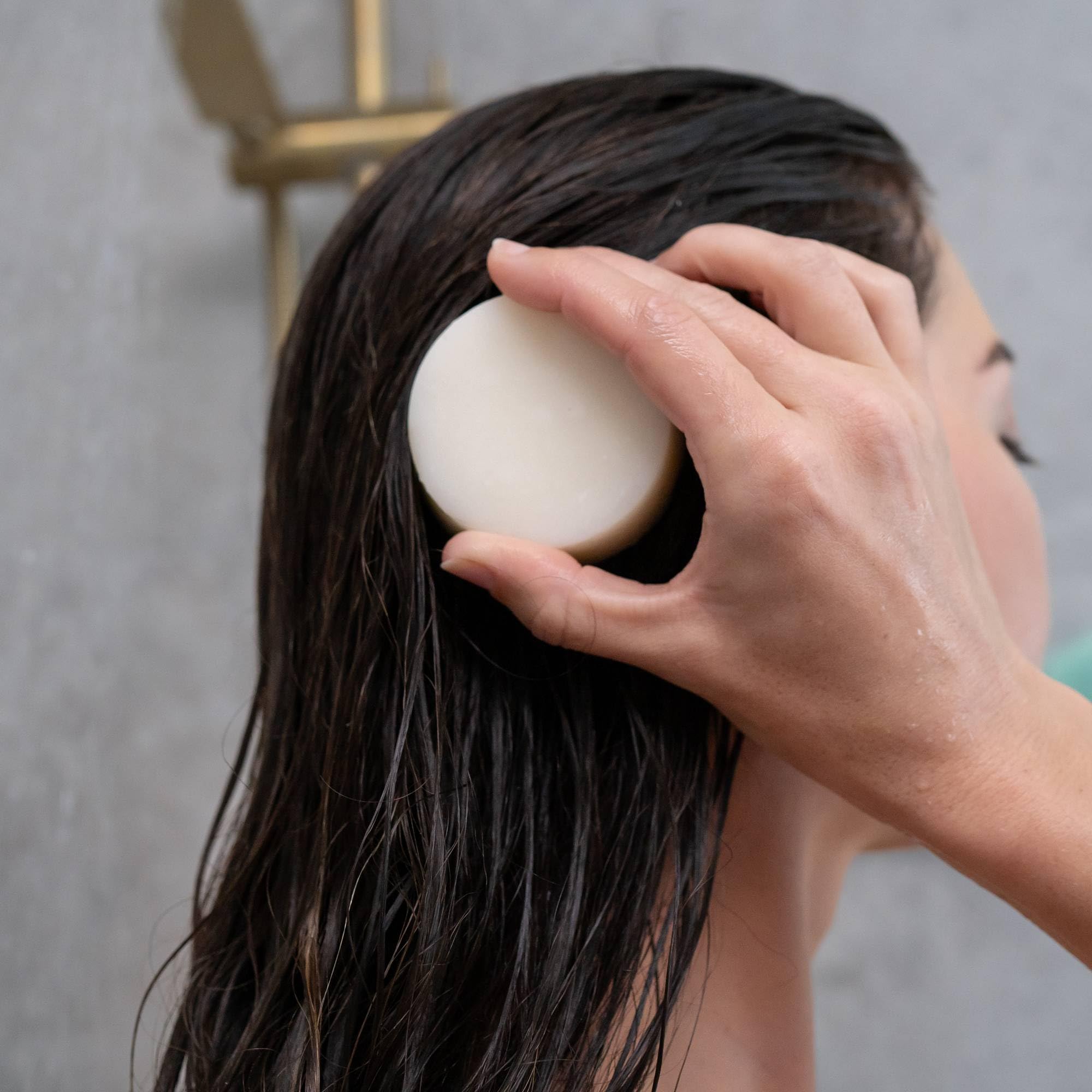 ANIHANA 80-washes claim shown as a long-lasting solid conditioner bar.