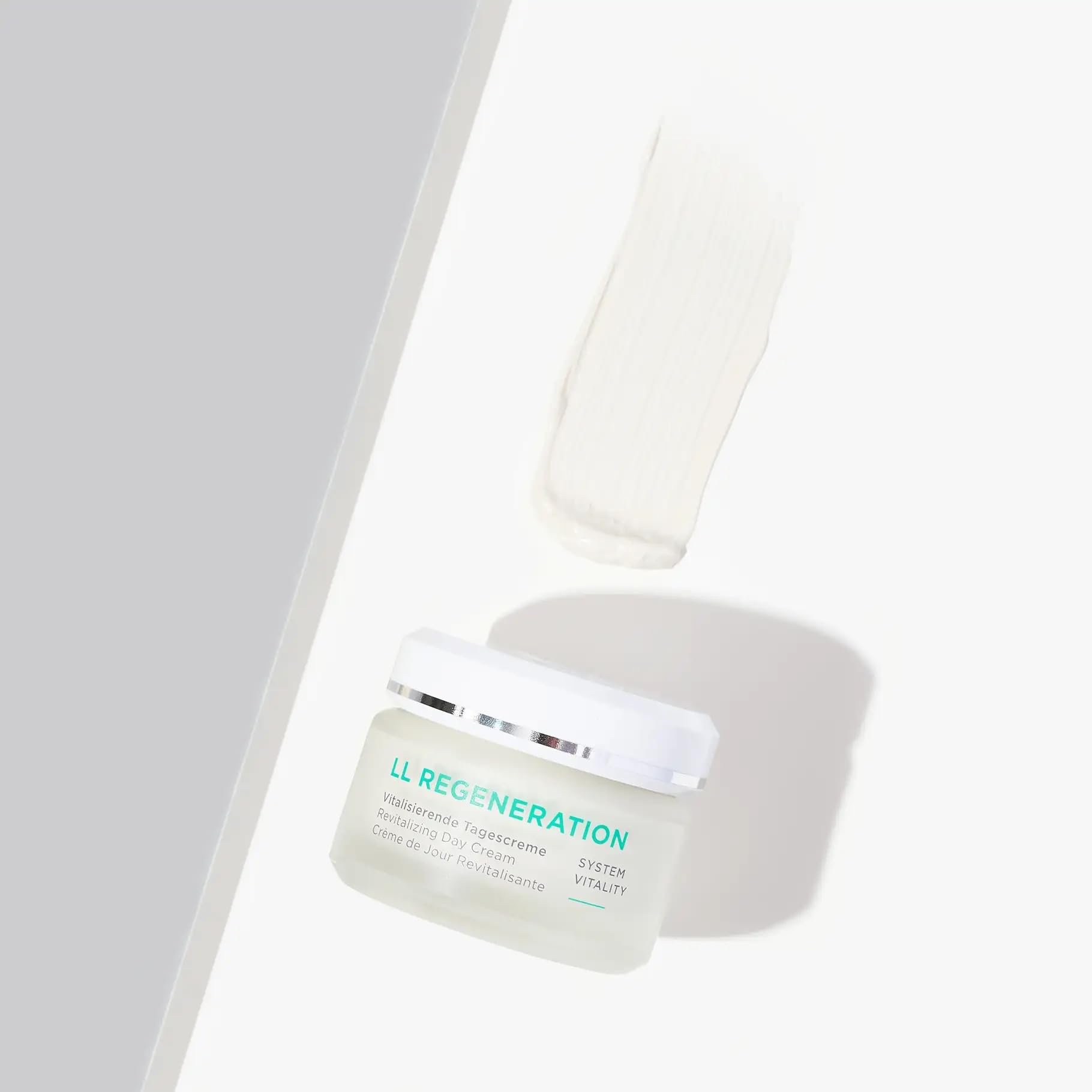 ANNEMARIE BORLIND LL REGENERATION packaging side highlights eco-friendly packaging