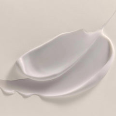 ANNEMARIE BÖRLIND cleansing pump in use for efficient makeup removal