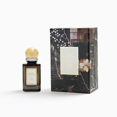 Antica Farmacista perfume bottle close-up showing a rich, lasting scent for evening wear