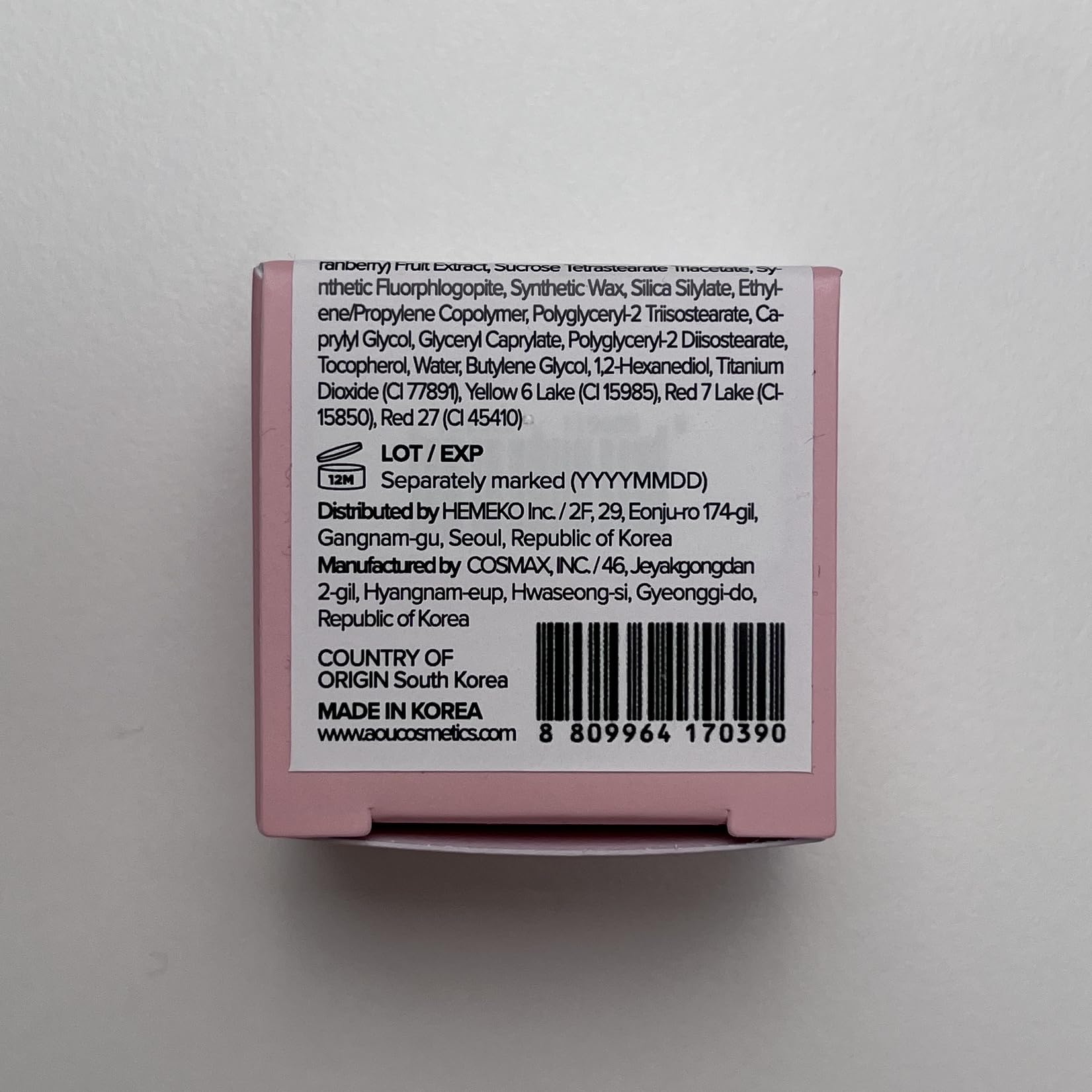 AOU Glowy Tint Balm with natural fruit extracts for lips