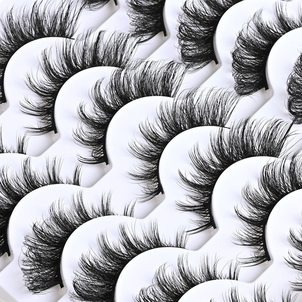 APCYUST Comfortable Band Lashes sit lightly on lids for day-long wear.