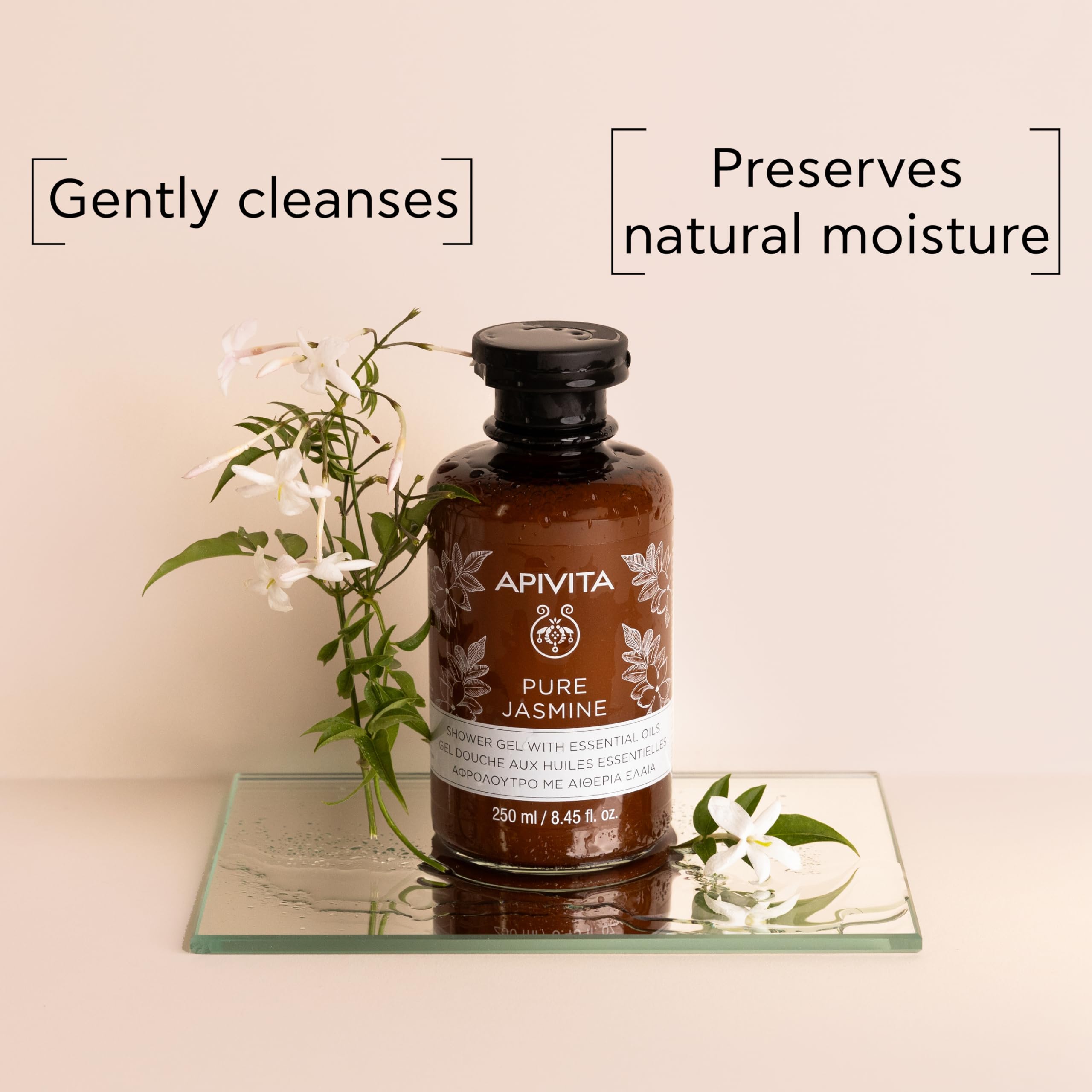 APIVITA Pure Jasmine Shower Gel pour captures luxurious lather and fresh aromatherapy experience
