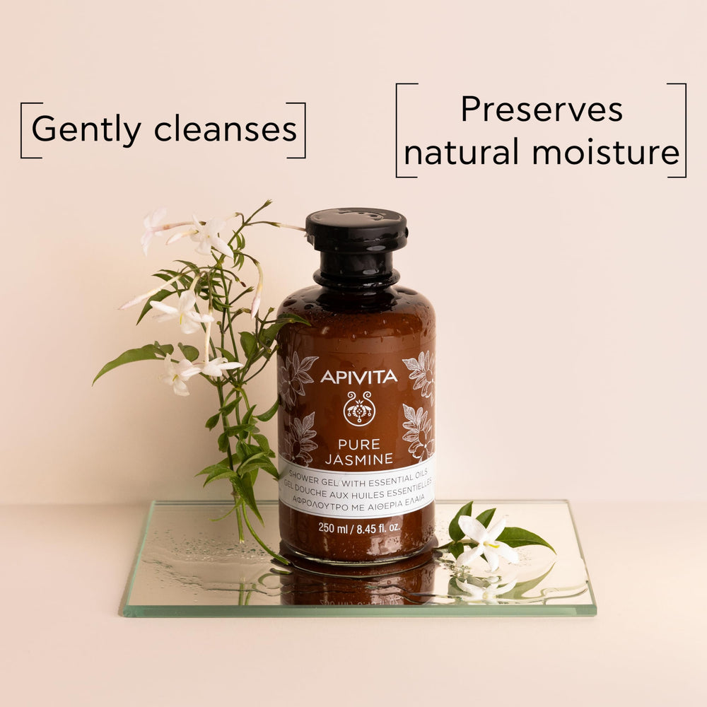 APIVITA Pure Jasmine Shower Gel pour captures luxurious lather and fresh aromatherapy experience