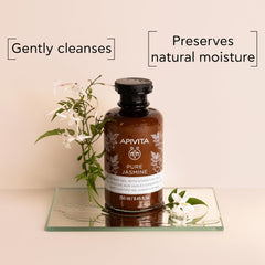 APIVITA Pure Jasmine Shower Gel pour captures luxurious lather and fresh aromatherapy experience