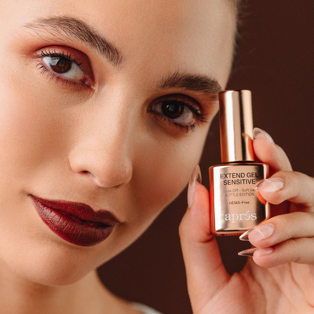APRÉS Extend Gel Sensitive long wear on nails highlights 3–4 week durability.