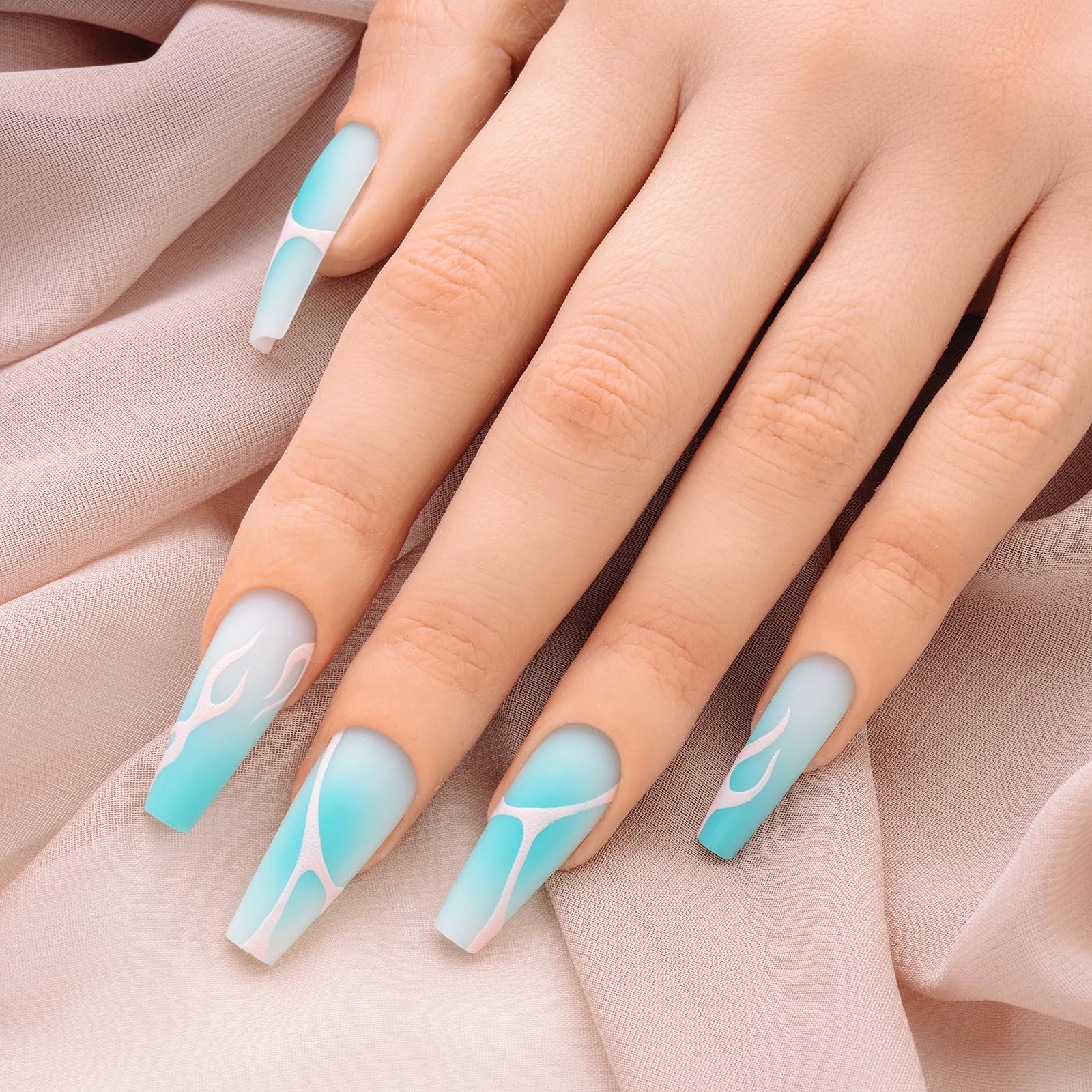 APRÉS Gel Couleur LED cure in 30 seconds for quick results