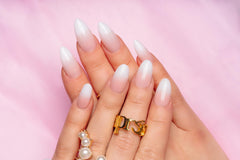 APRÉS Ombre Gel-X tips coffin shape with long-lasting wear