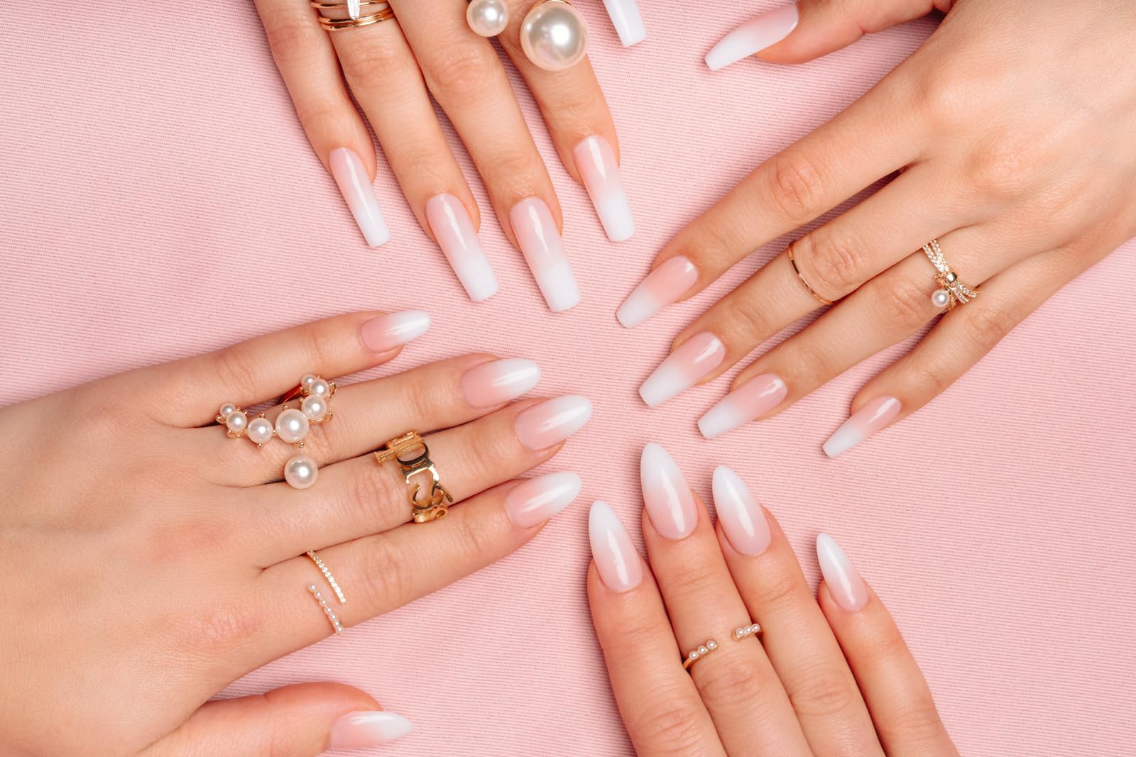 APRÉS Ombre Gel-X tips in round shape enable versatile everyday styles.