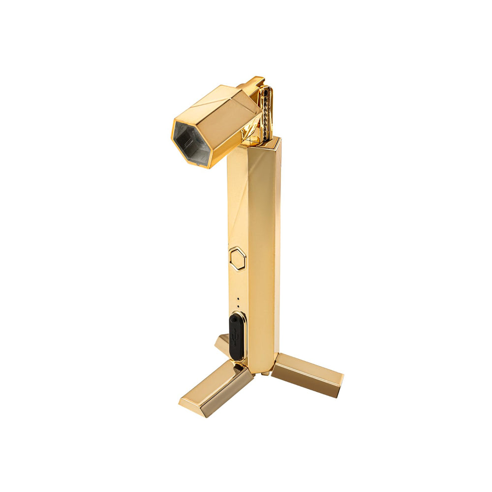 APRÉS Omni Light's 3W LED enables convenient flash curing of Gel-X tips.