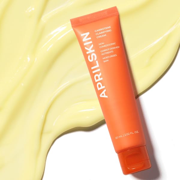 Texture close-up of APRILSKIN Carrotene Clarifying Cream for non-greasy finish