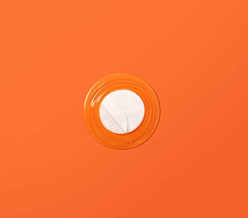 Oily skin use scenario with APRILSKIN Carrotene Clarifying Pads demonstration.