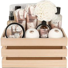 Aqua Elegante bath spa gift set packaging showcases premium presentation for gifting.