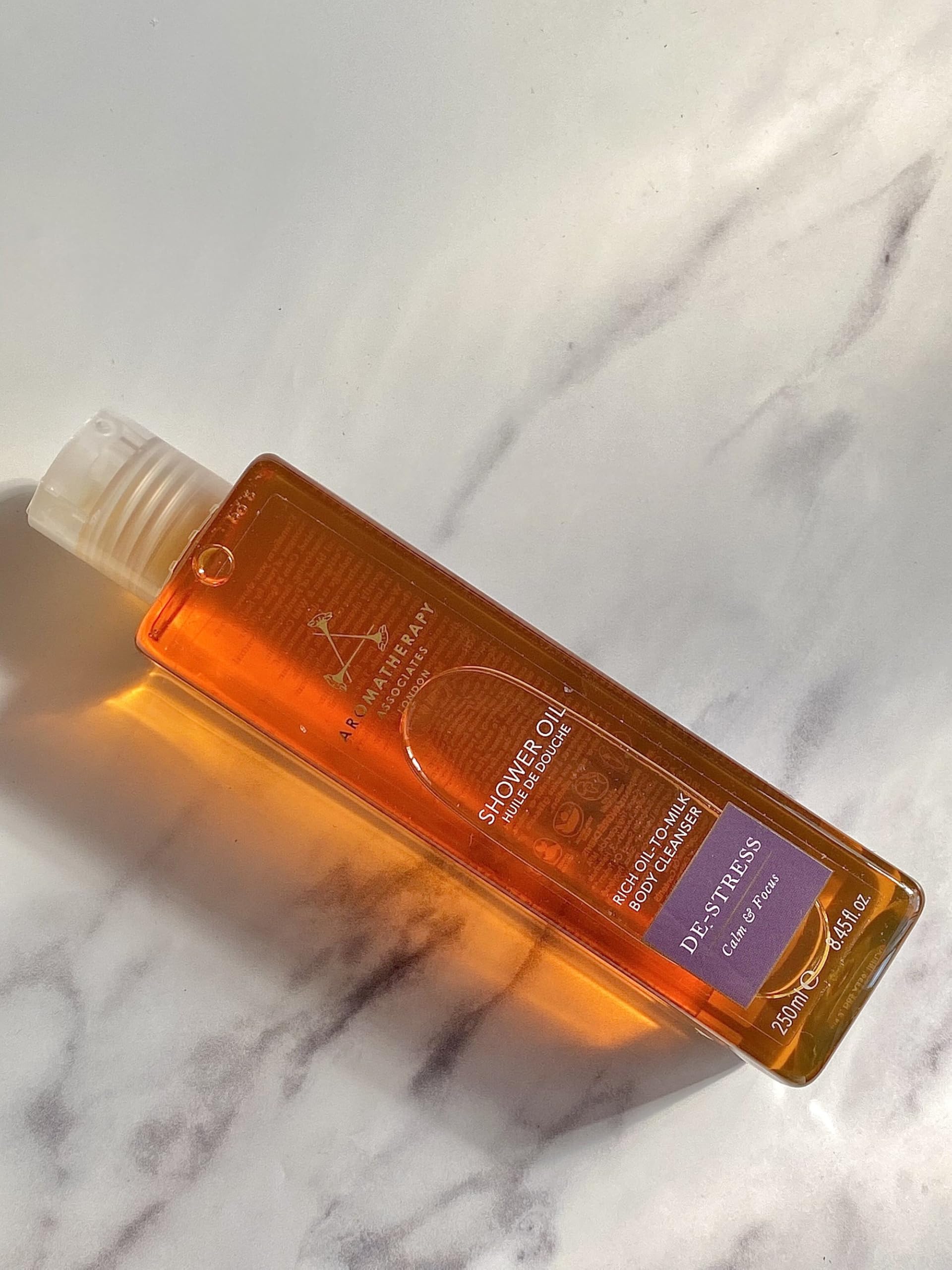 Chamomile bloom highlights soothing aroma in De-Stress Mind.