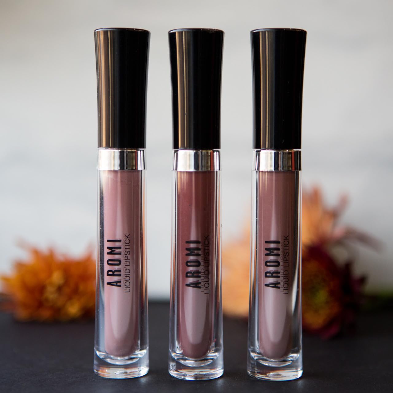 Aromi Desert Taupe transition from gloss to matte during wear