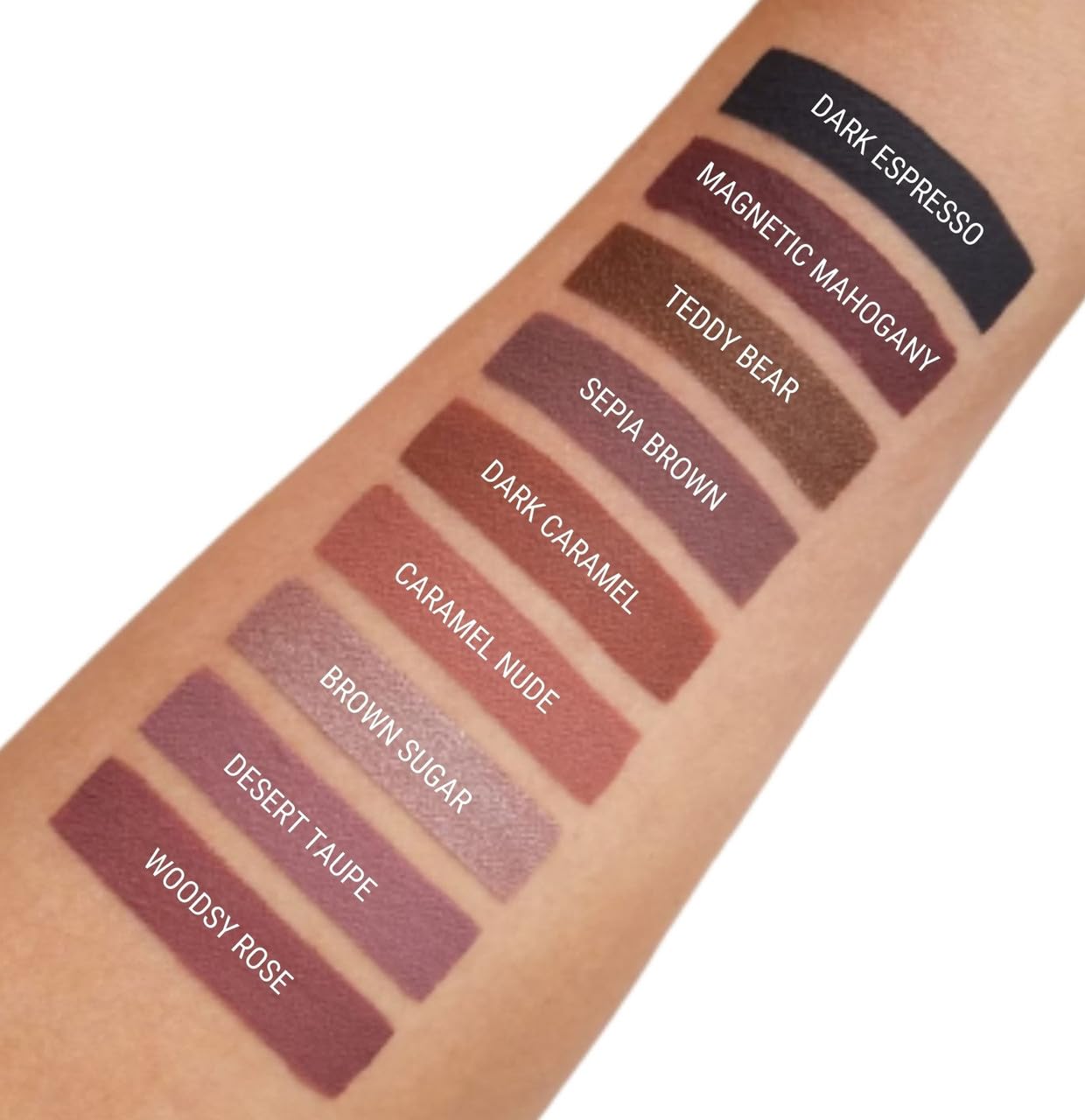 Aromi Desert Taupe lipstick on lips demonstrates velvety matte finish