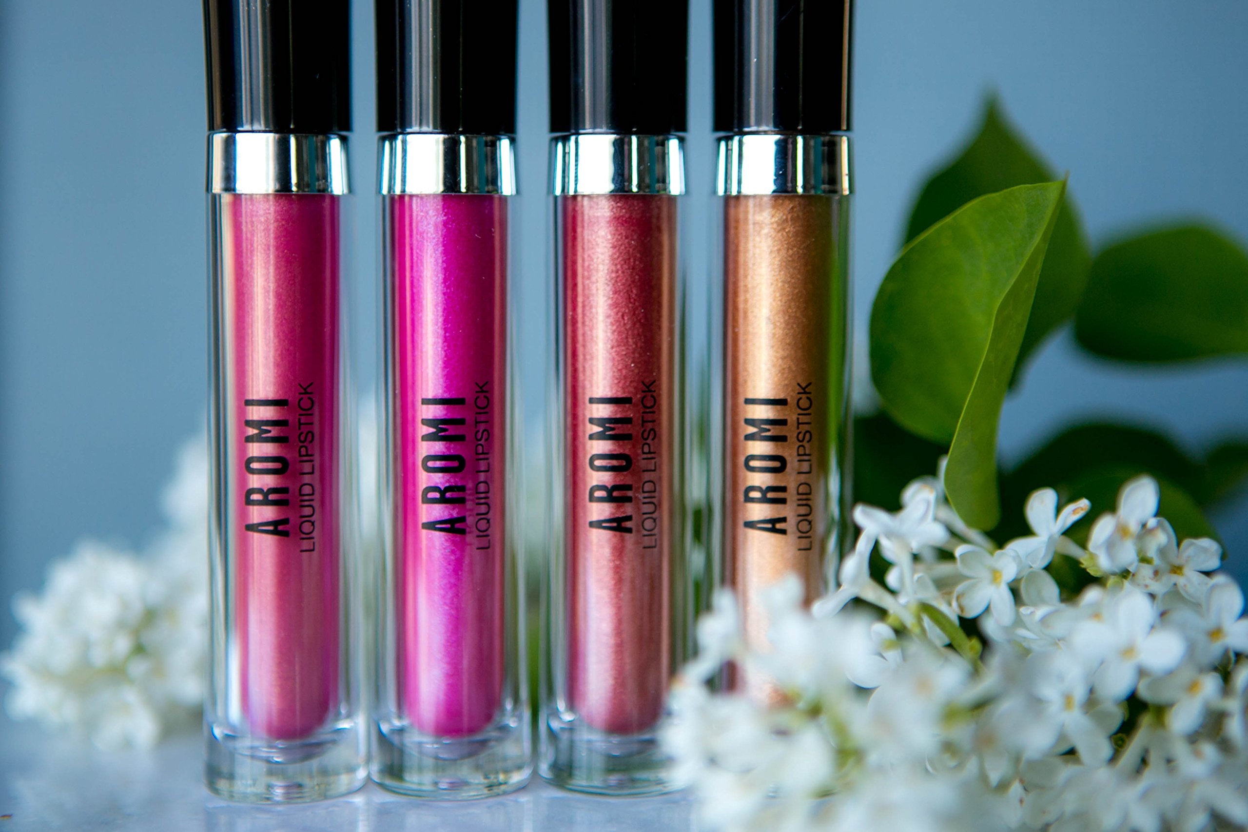 Aromi Long-lasting lipstick resisting transfer and smudging